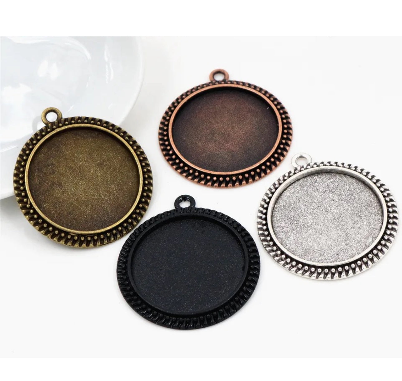 25mm Round Beaded Edge Pendant tray for Wholesale - Perfect Pendants Plus