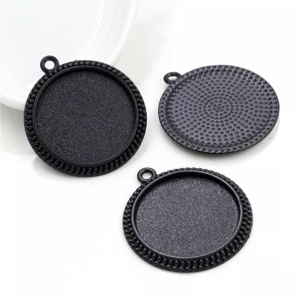 25mm Round Beaded Edge Pendant tray for Wholesale - Perfect Pendants Plus